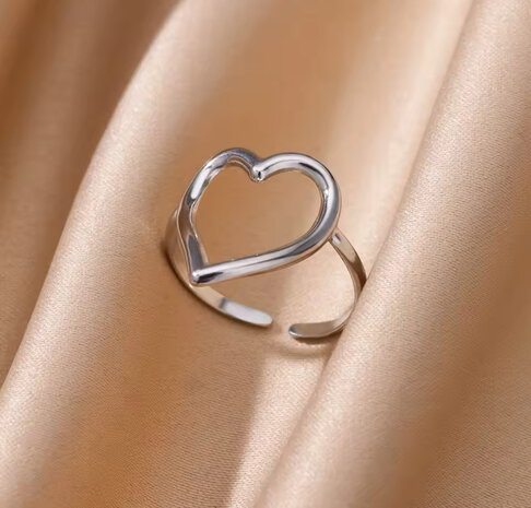 Heart ring